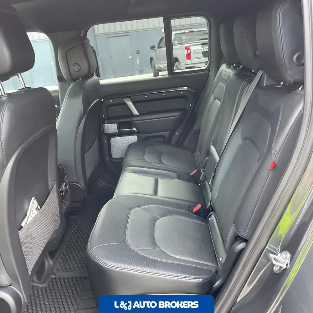 2024 Land Rover Defender 130 Outbound P400
