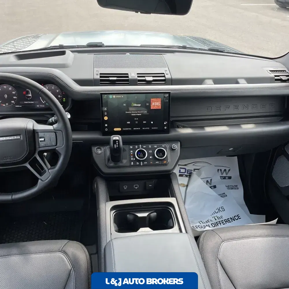 2024 Land Rover Defender 130 Outbound P400