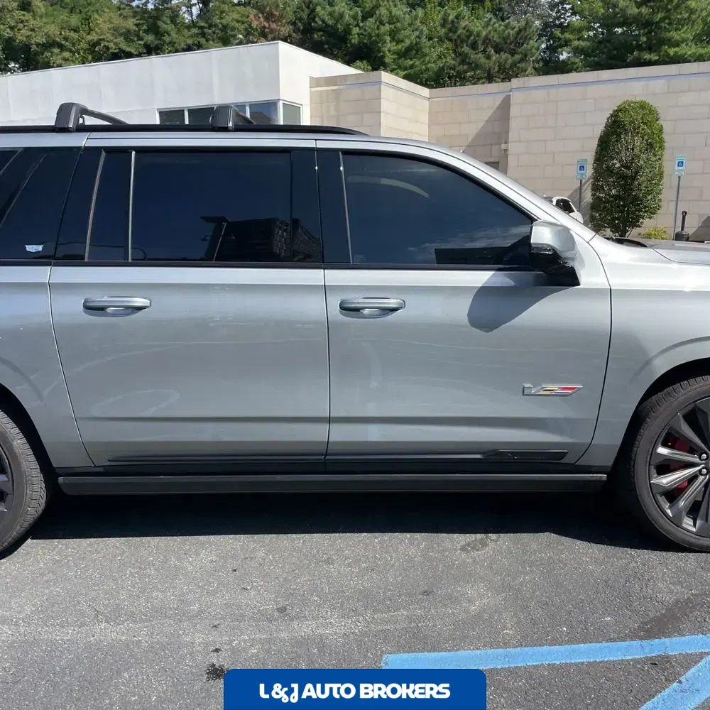 2025 Cadillac Escalade-V ESV Base