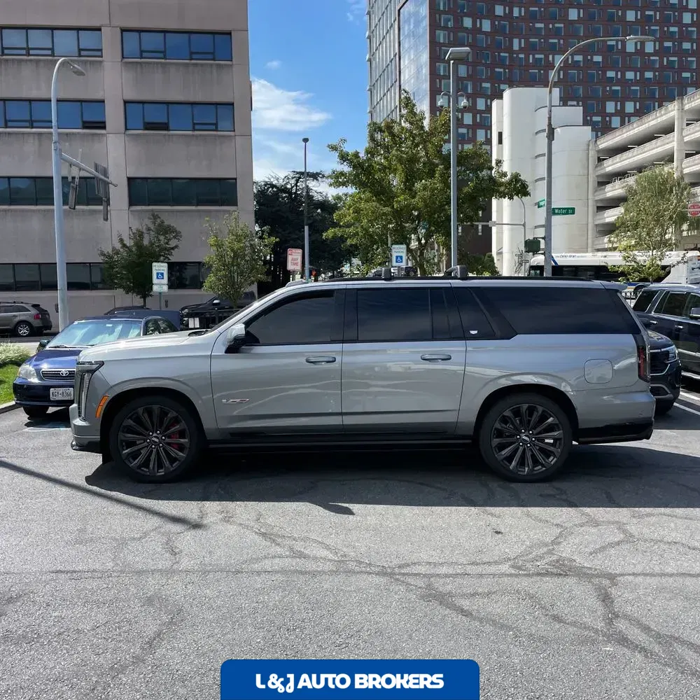 2025 Cadillac Escalade-V ESV Base