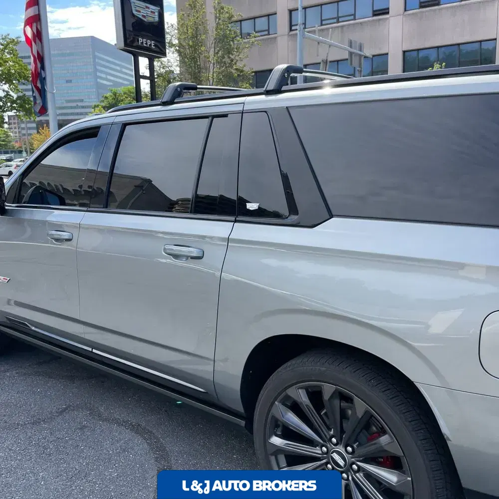 2025 Cadillac Escalade-V ESV Base