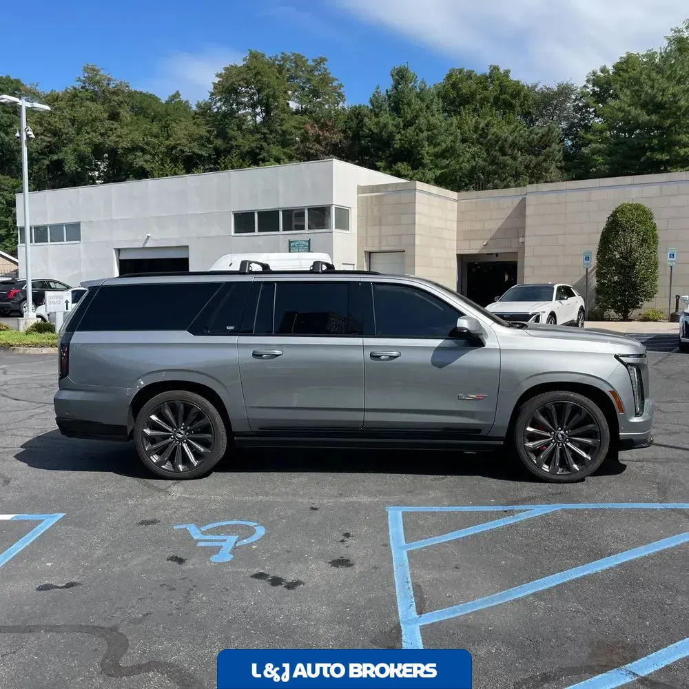 2025 Cadillac Escalade-V ESV Base