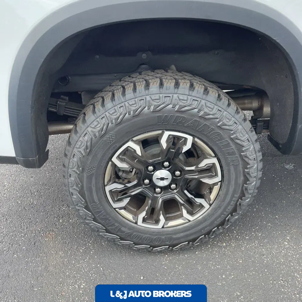 2023 Chevrolet Silverado 1500 ZR2
