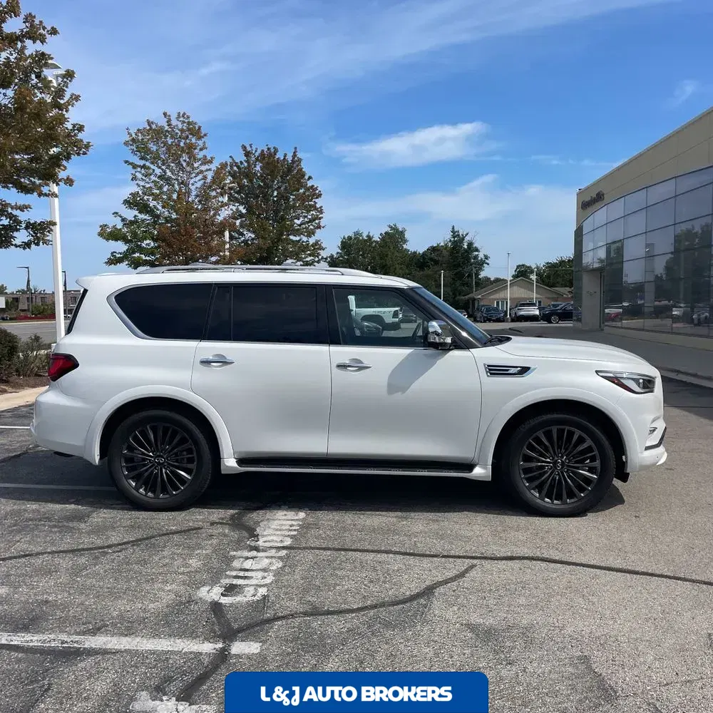 2024 INFINITI QX80 Premium Select