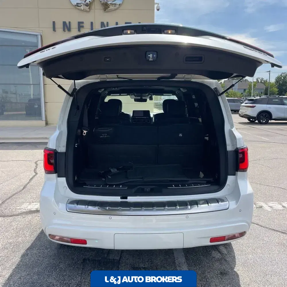 2024 INFINITI QX80 Premium Select