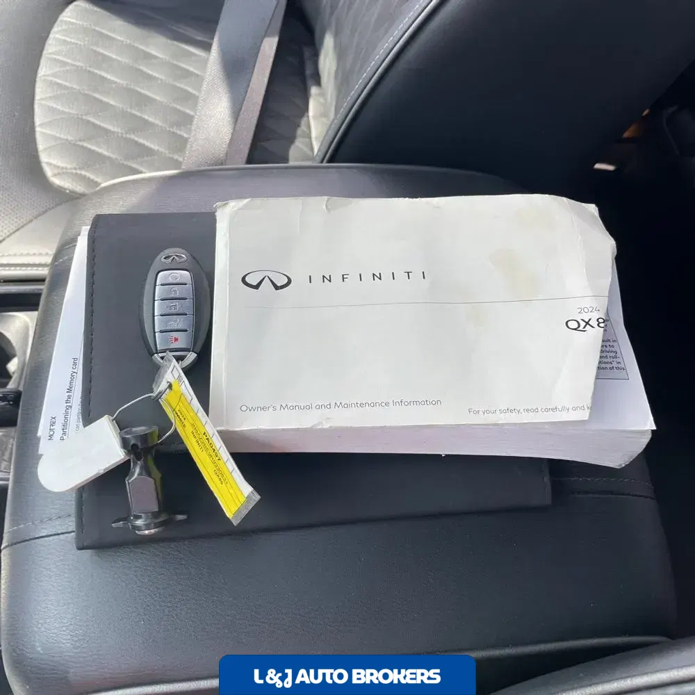 2024 INFINITI QX80 Premium Select