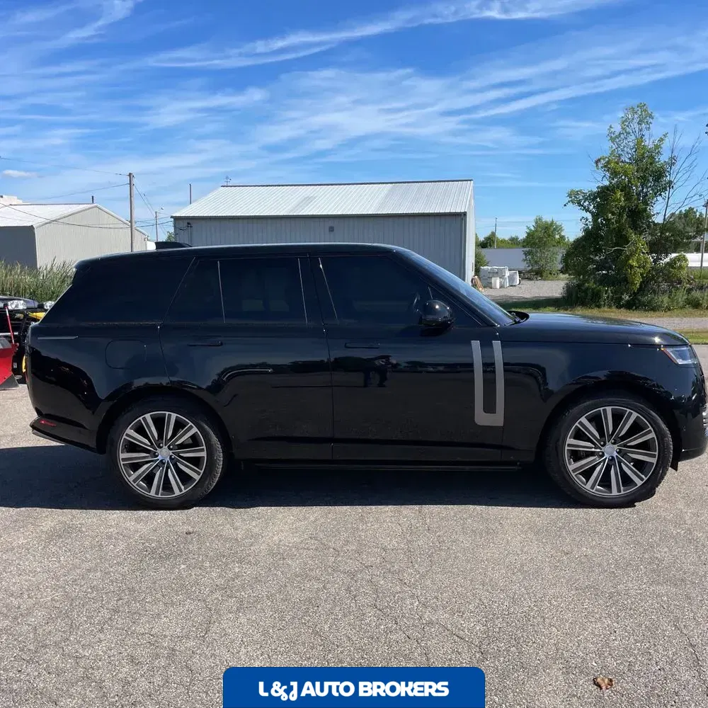 2023 Land Rover Range Rover P530 SE