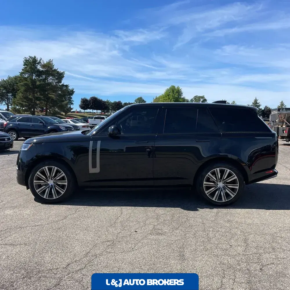 2023 Land Rover Range Rover P530 SE