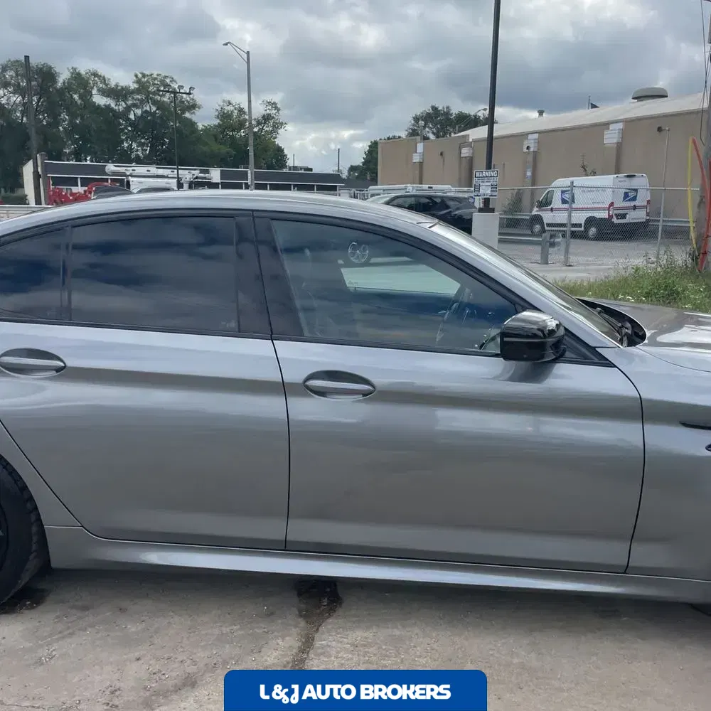 2023 BMW M5
