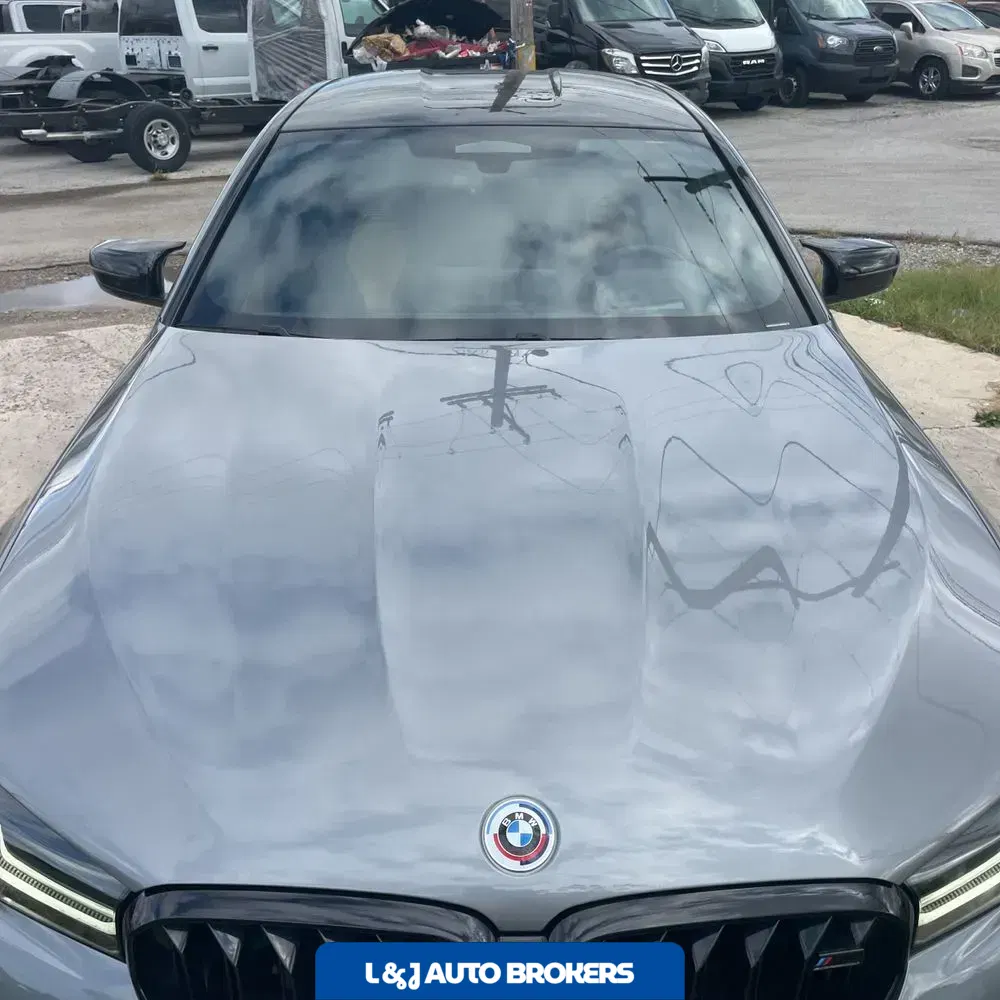 2023 BMW M5