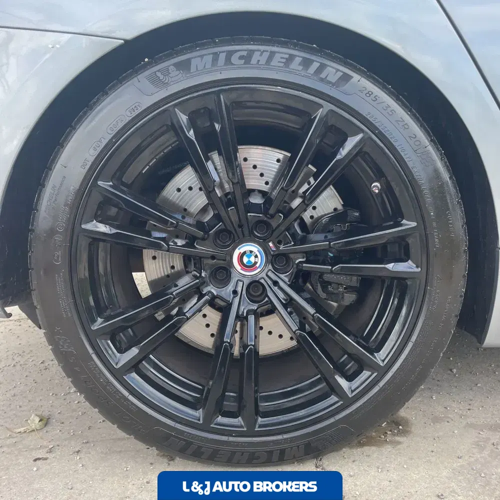 2023 BMW M5