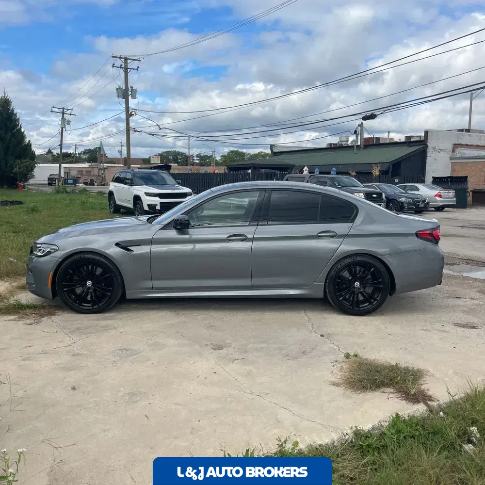 2023 BMW M5