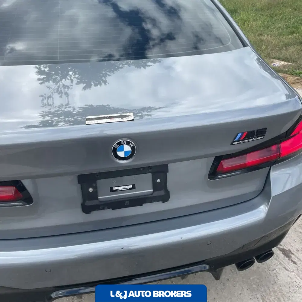2023 BMW M5