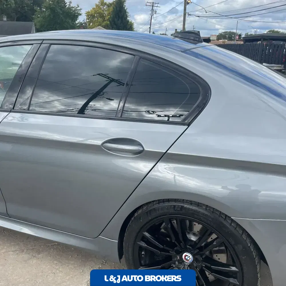 2023 BMW M5