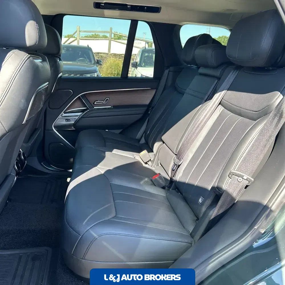 2025 Land Rover Range Rover Autobiography P530