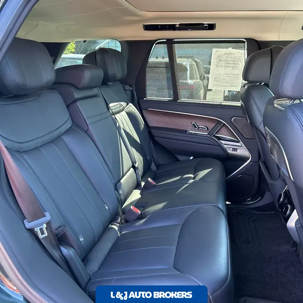 2025 Land Rover Range Rover Autobiography P530