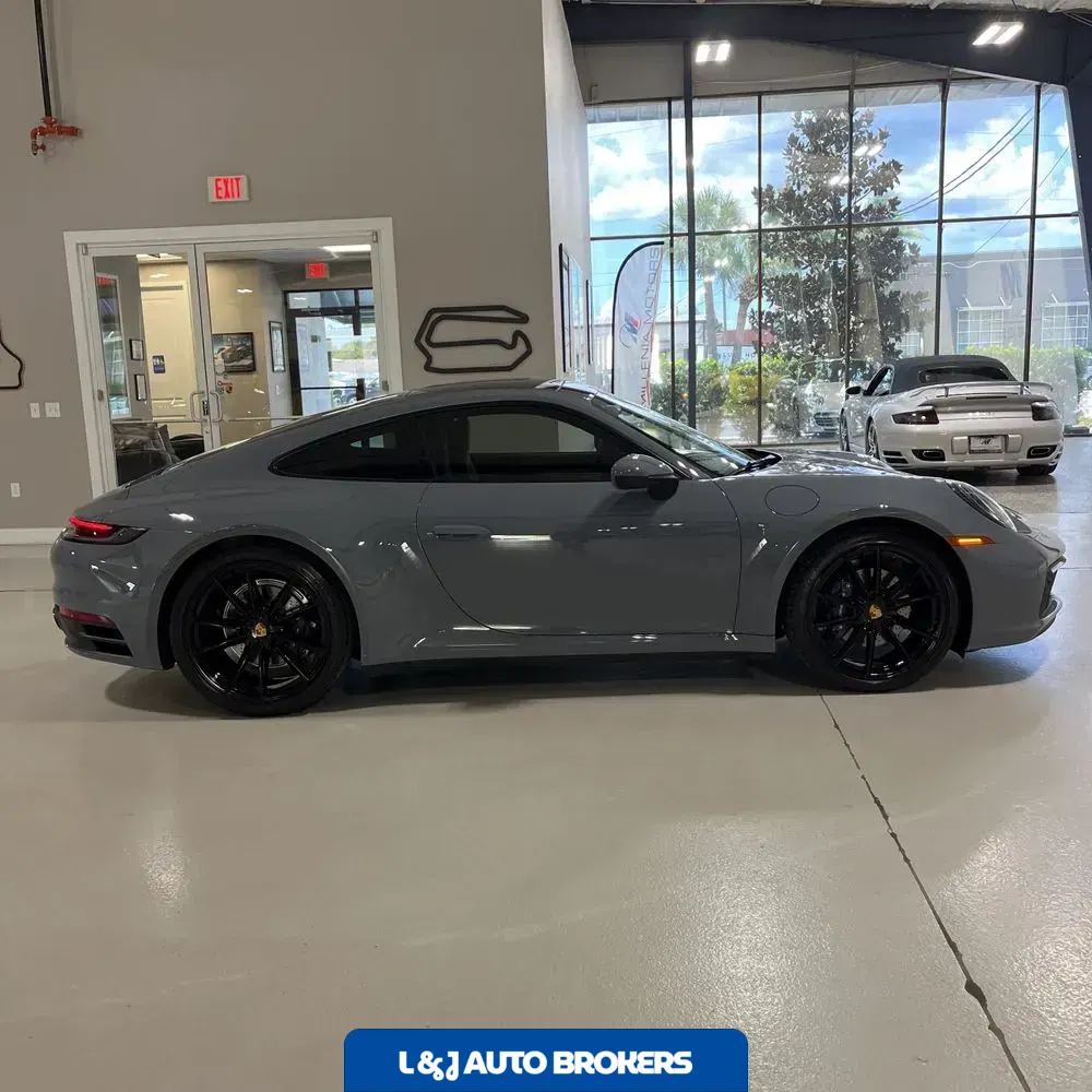 2023 Porsche 911 Carrera