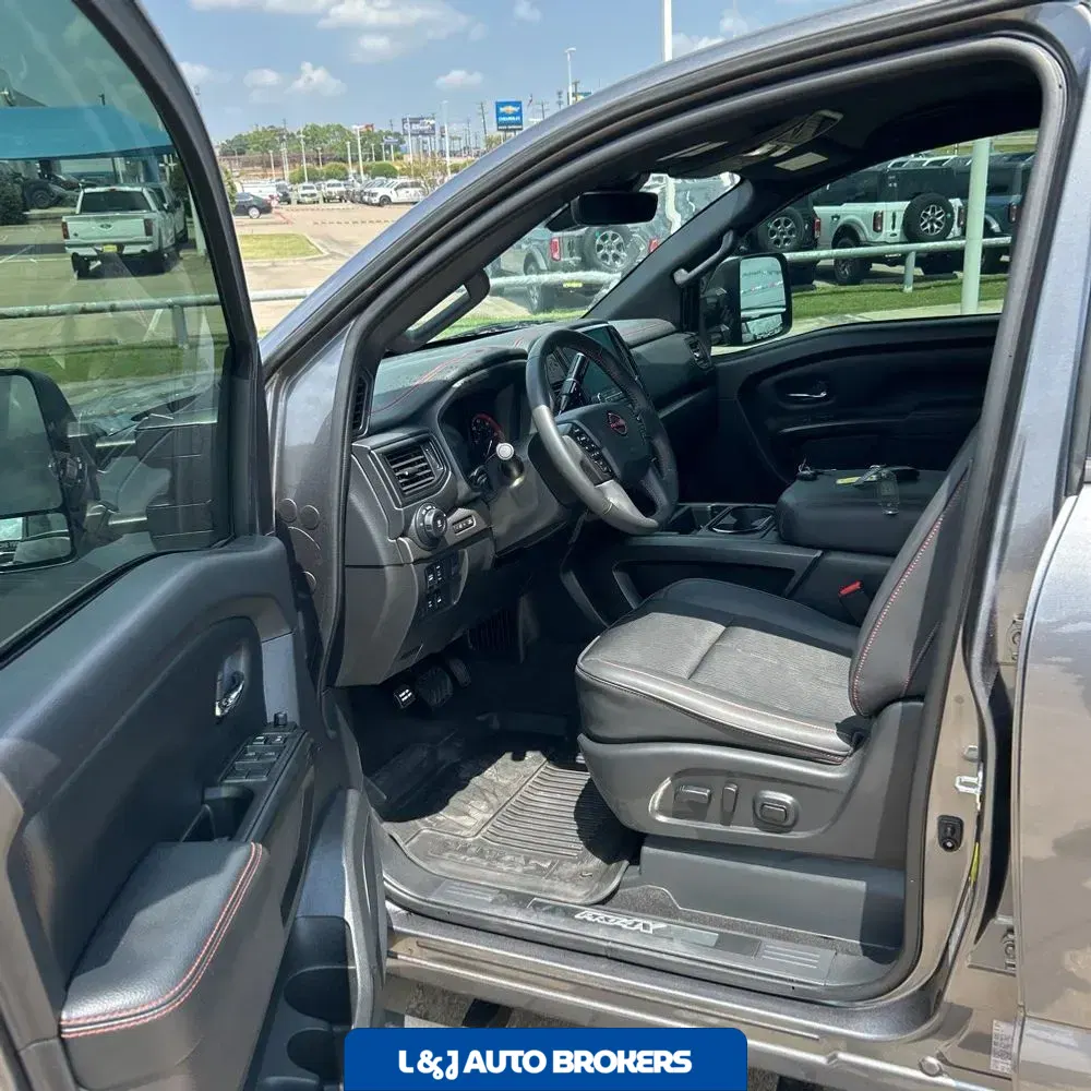 2024 Nissan Titan PRO-4X