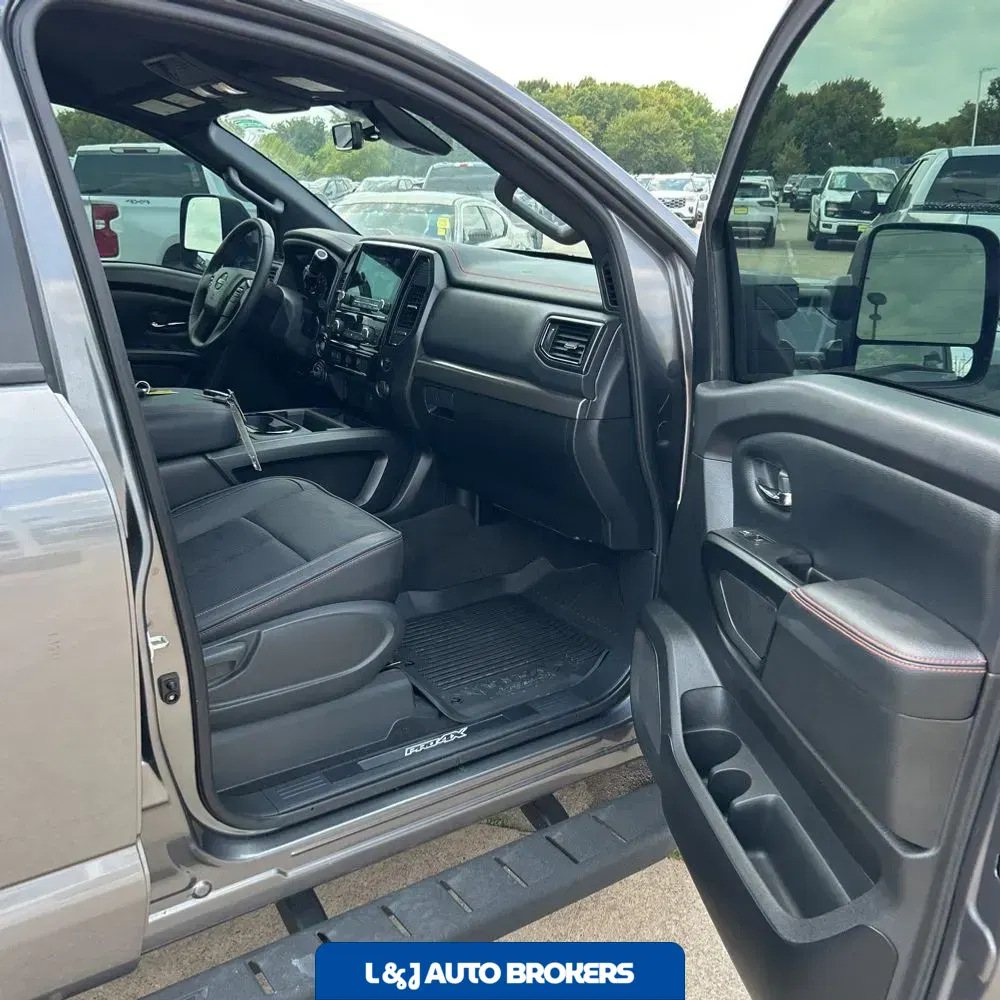 2024 Nissan Titan PRO-4X