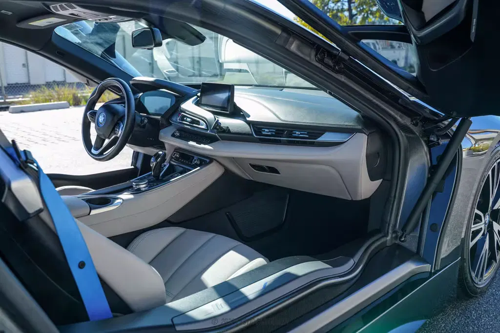 2015 BMW I8 Pure Impulse World Coupe