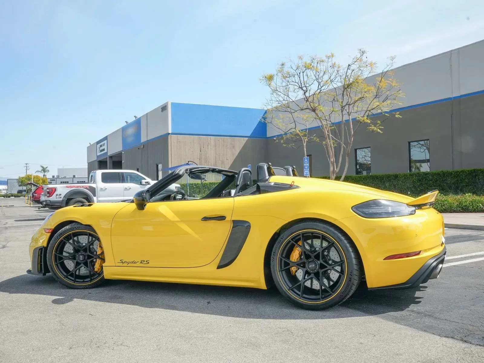 2025 Porsche 718 Spyder RS Weissach