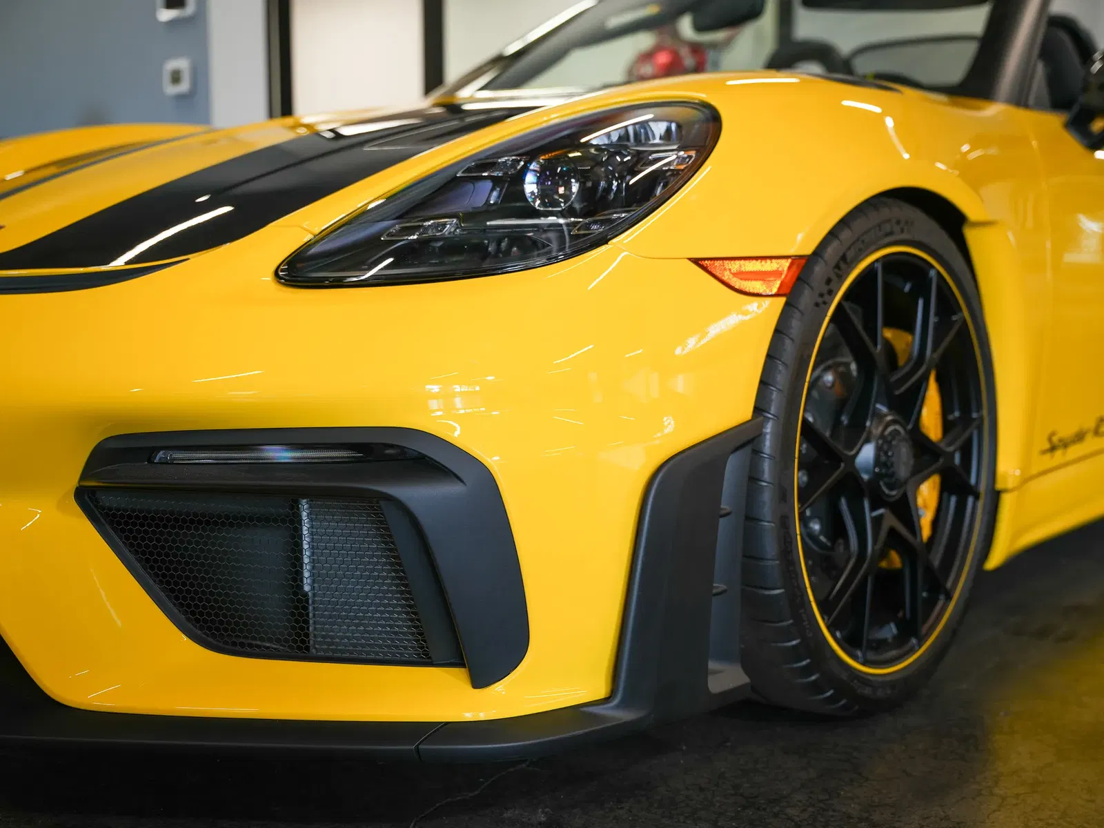 2025 Porsche 718 Spyder RS Weissach