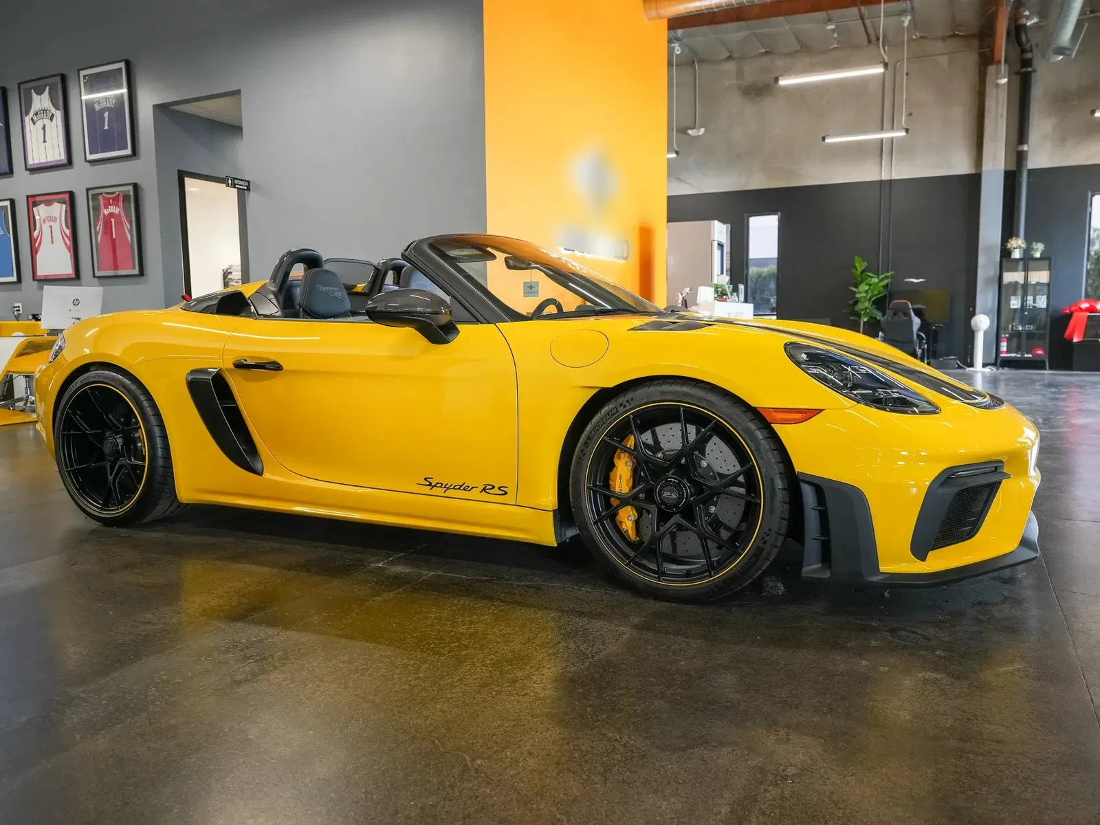 2025 Porsche 718 Spyder RS Weissach