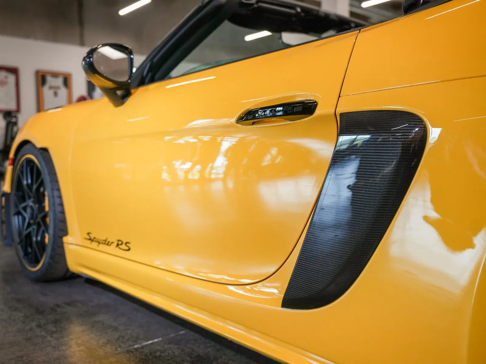 2025 Porsche 718 Spyder RS Weissach