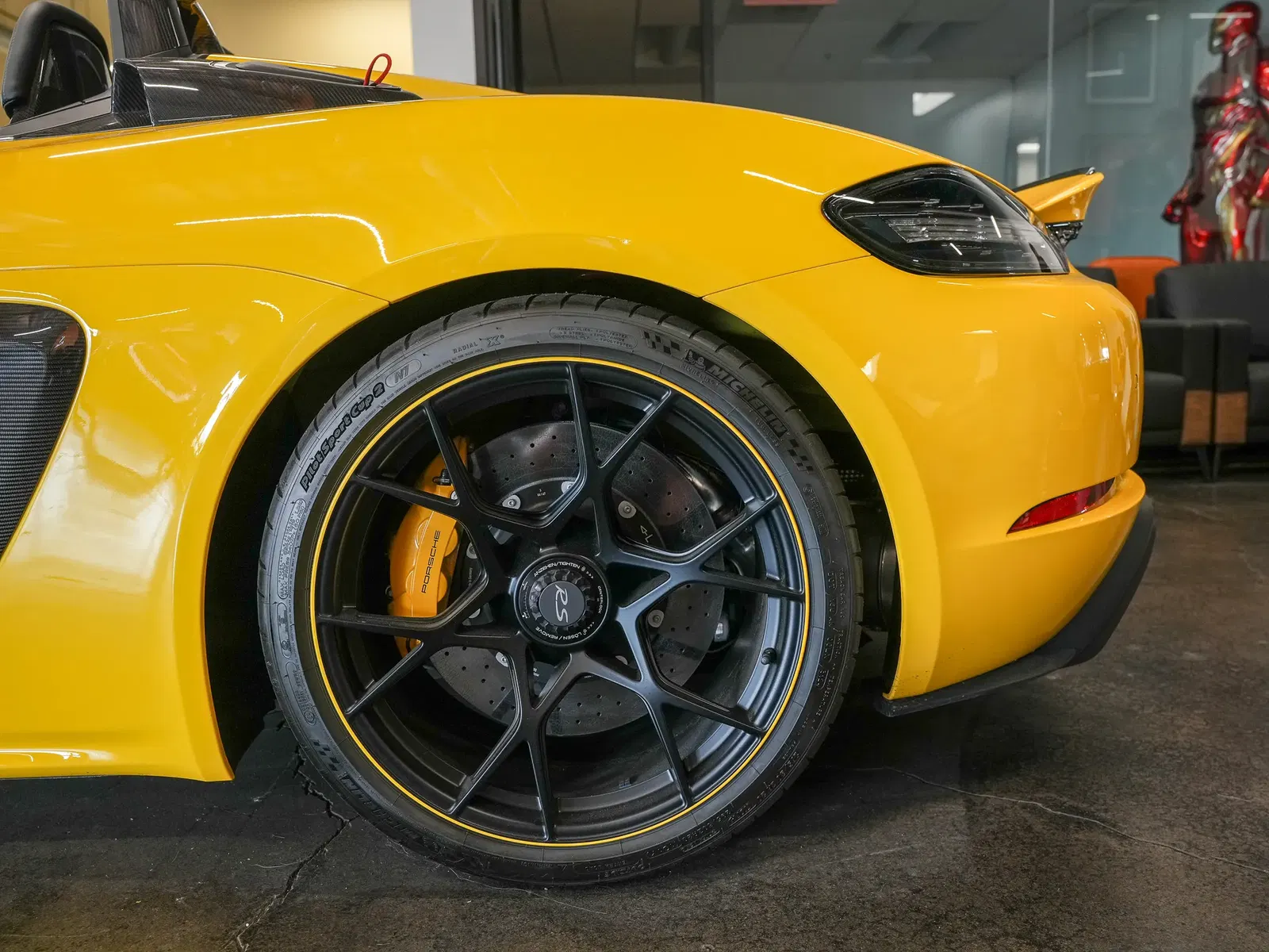 2025 Porsche 718 Spyder RS Weissach