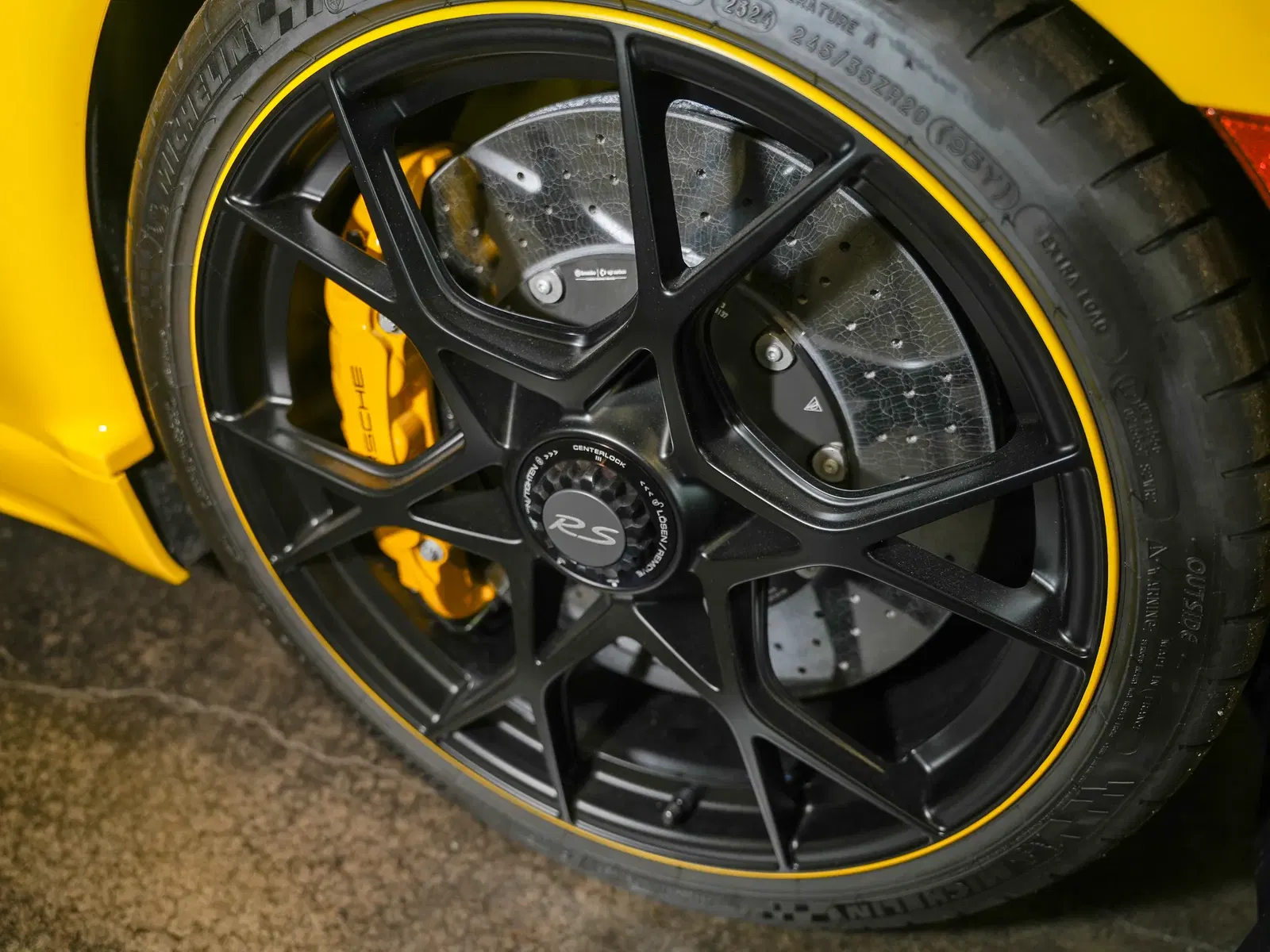 2025 Porsche 718 Spyder RS Weissach