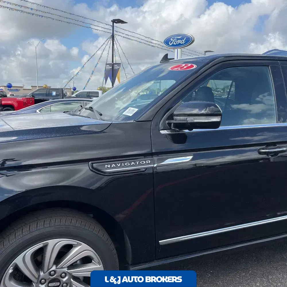 2023 Lincoln Navigator L Reserve