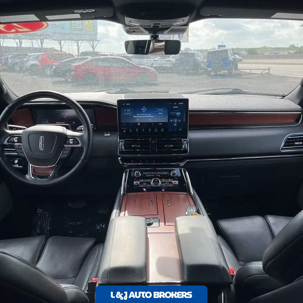 2023 Lincoln Navigator L Reserve