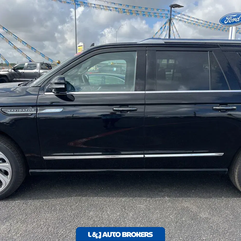 2023 Lincoln Navigator L Reserve