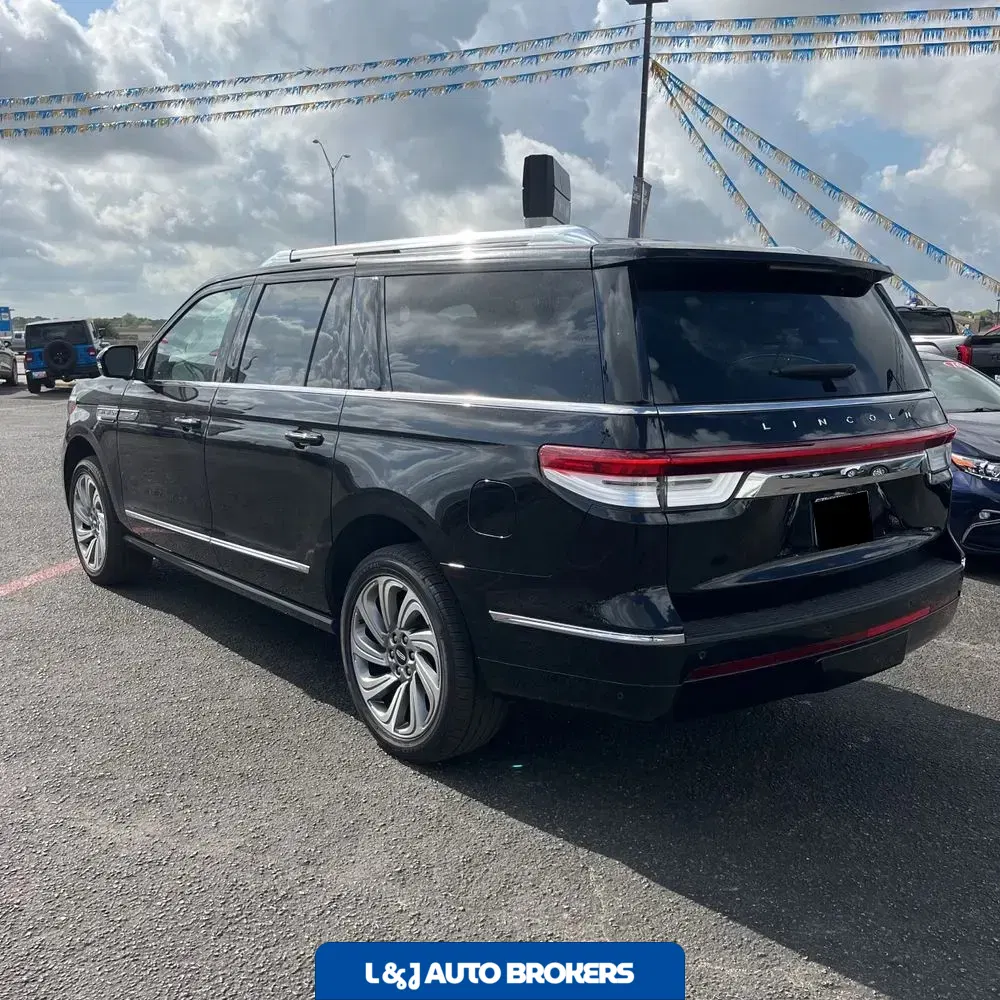 2023 Lincoln Navigator L Reserve