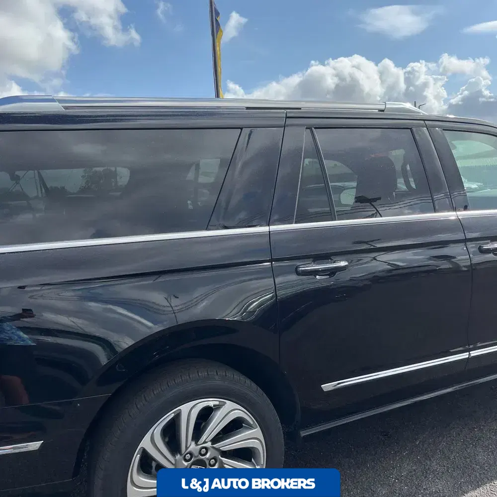 2023 Lincoln Navigator L Reserve
