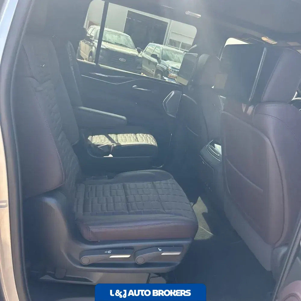 2024 Cadillac Escalade ESV Premium Luxury Platinum