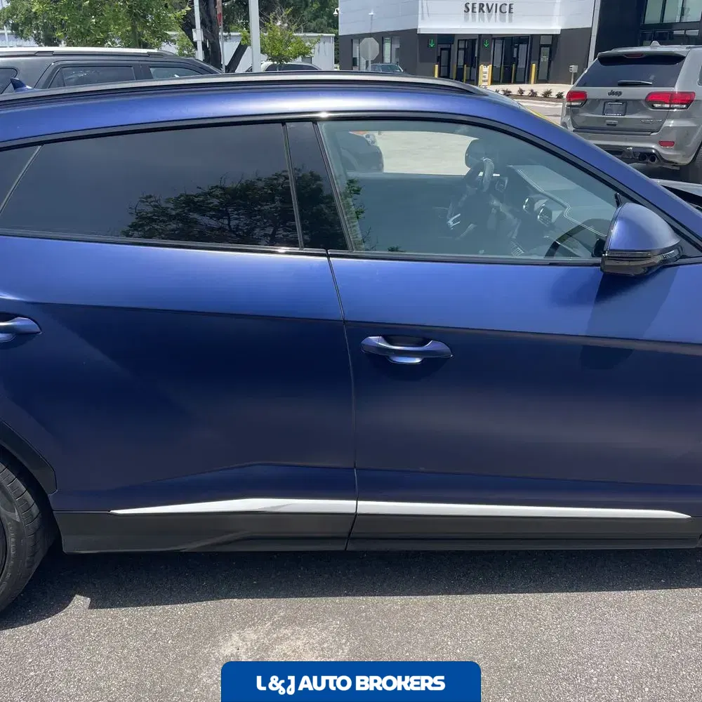 2022 Lamborghini Urus Base