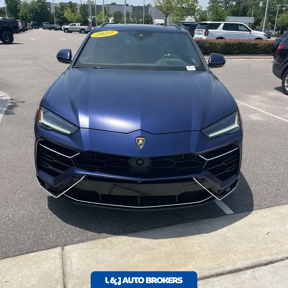 2022 Lamborghini Urus Base