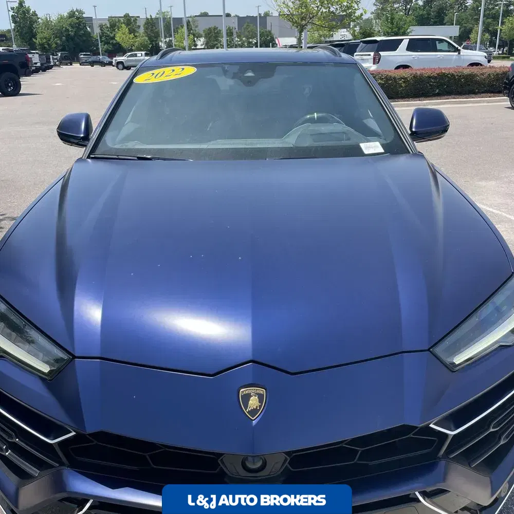 2022 Lamborghini Urus Base