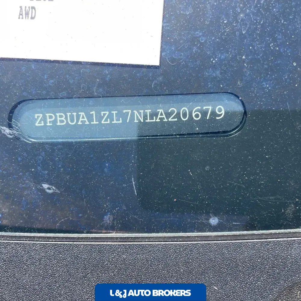 2022 Lamborghini Urus Base