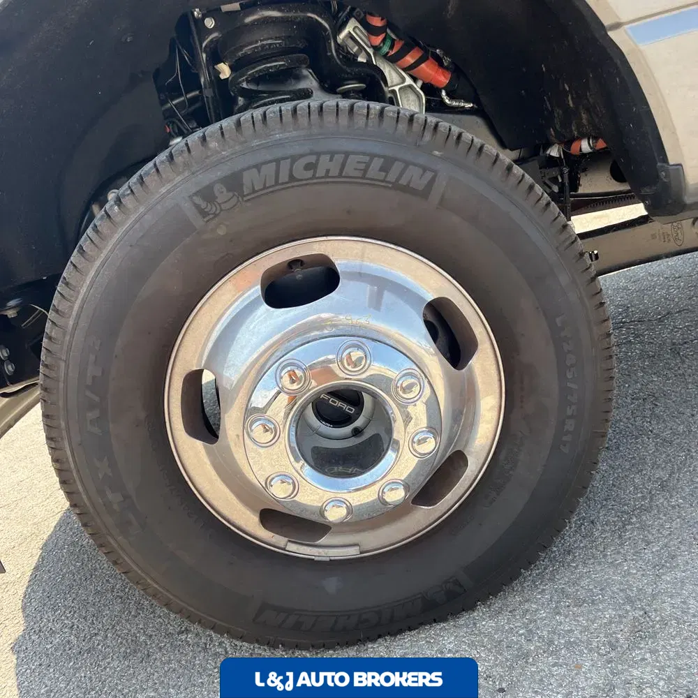 2025 Ford F-350 Super Duty Platinum