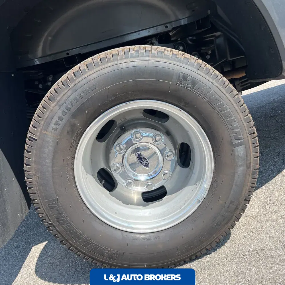 2025 Ford F-350 Super Duty Platinum