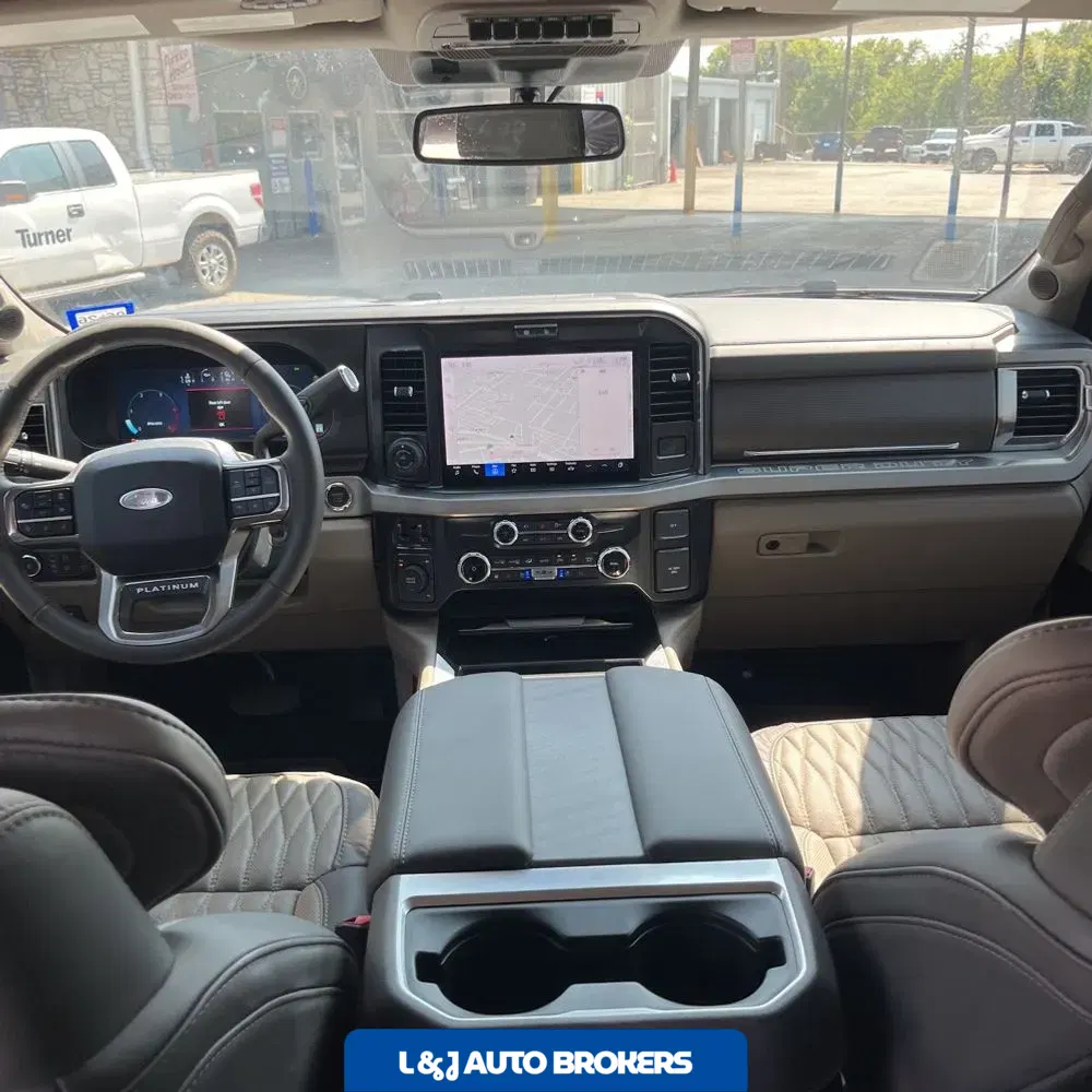 2025 Ford F-350 Super Duty Platinum