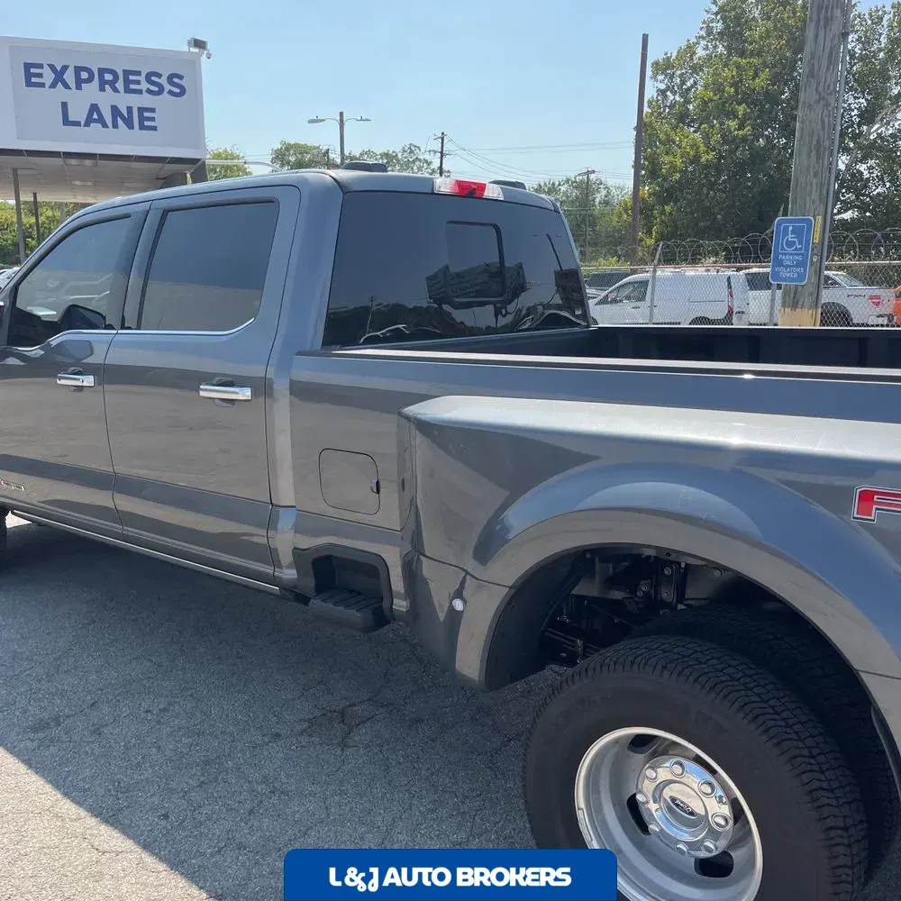 2025 Ford F-350 Super Duty Platinum