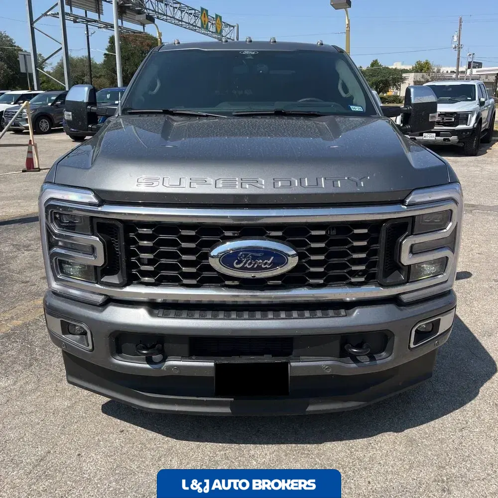 2025 Ford F-350 Super Duty Platinum