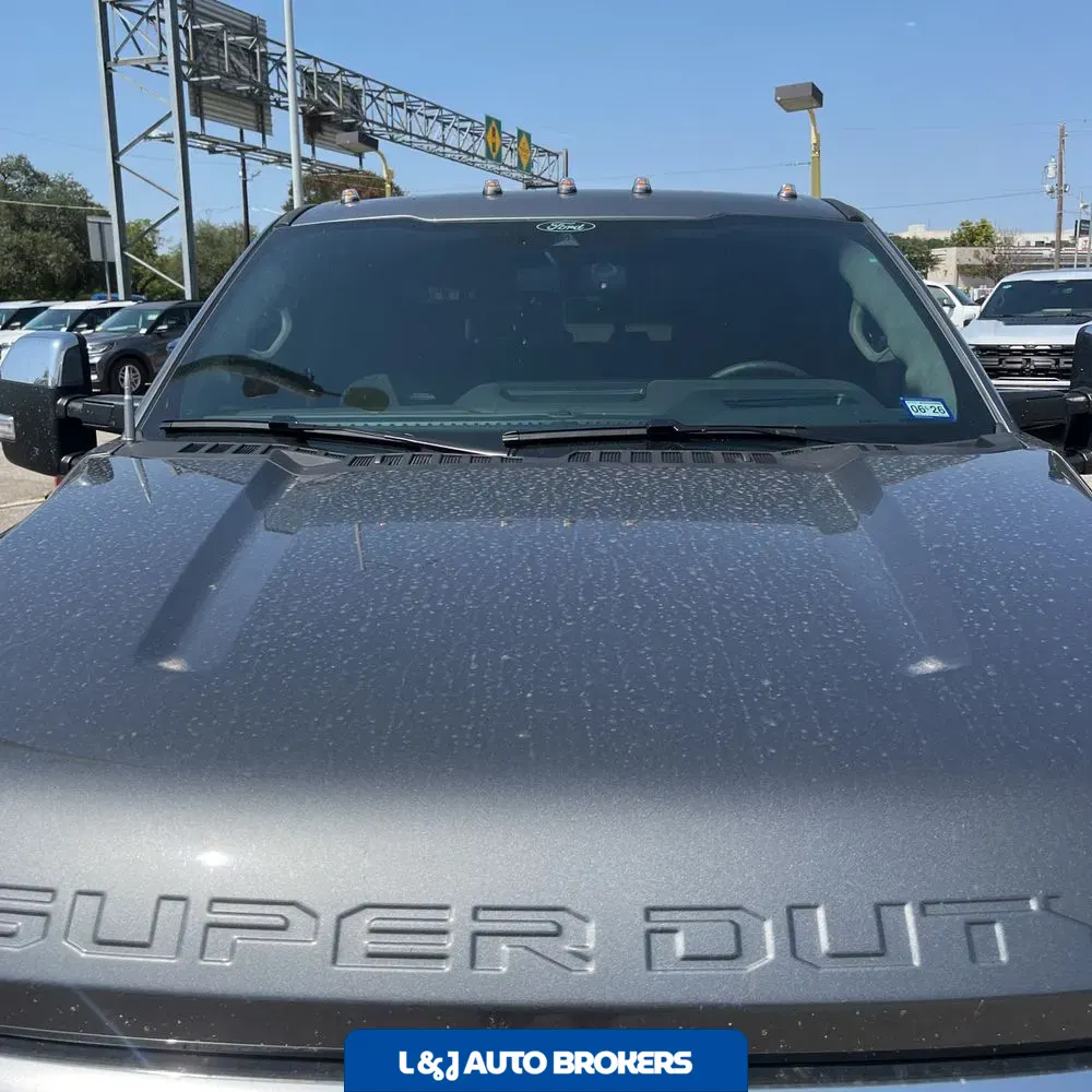 2025 Ford F-350 Super Duty Platinum