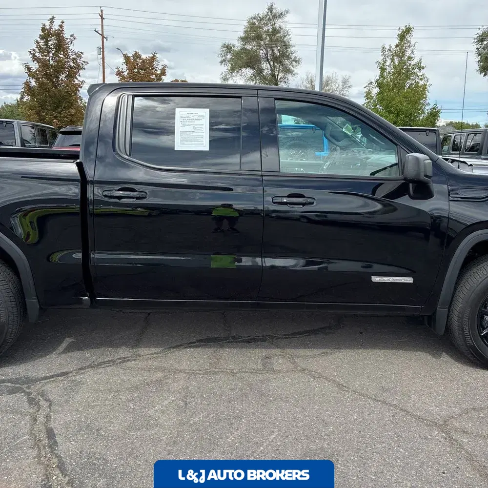 2024 GMC Sierra 1500 Elevation Standard