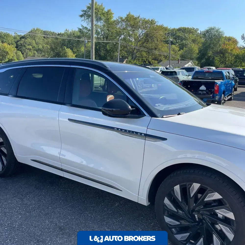 2024 Lincoln Nautilus Black Label