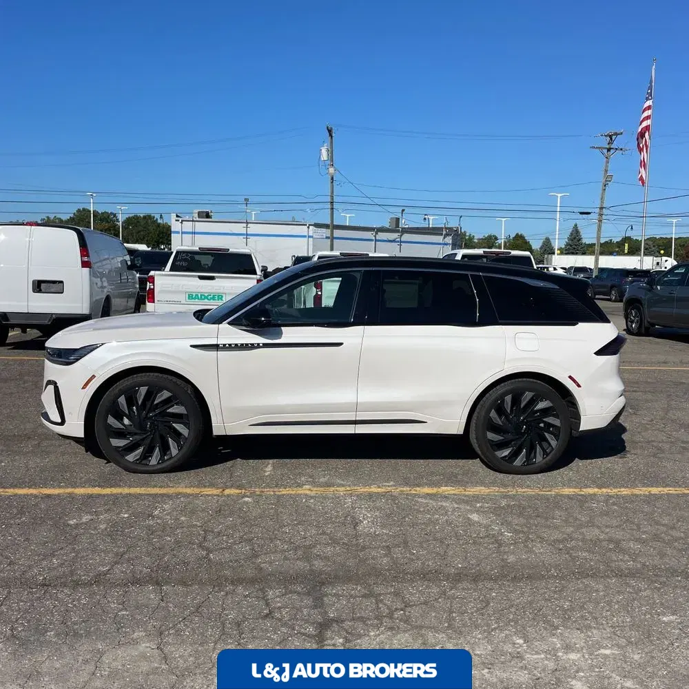 2024 Lincoln Nautilus Black Label