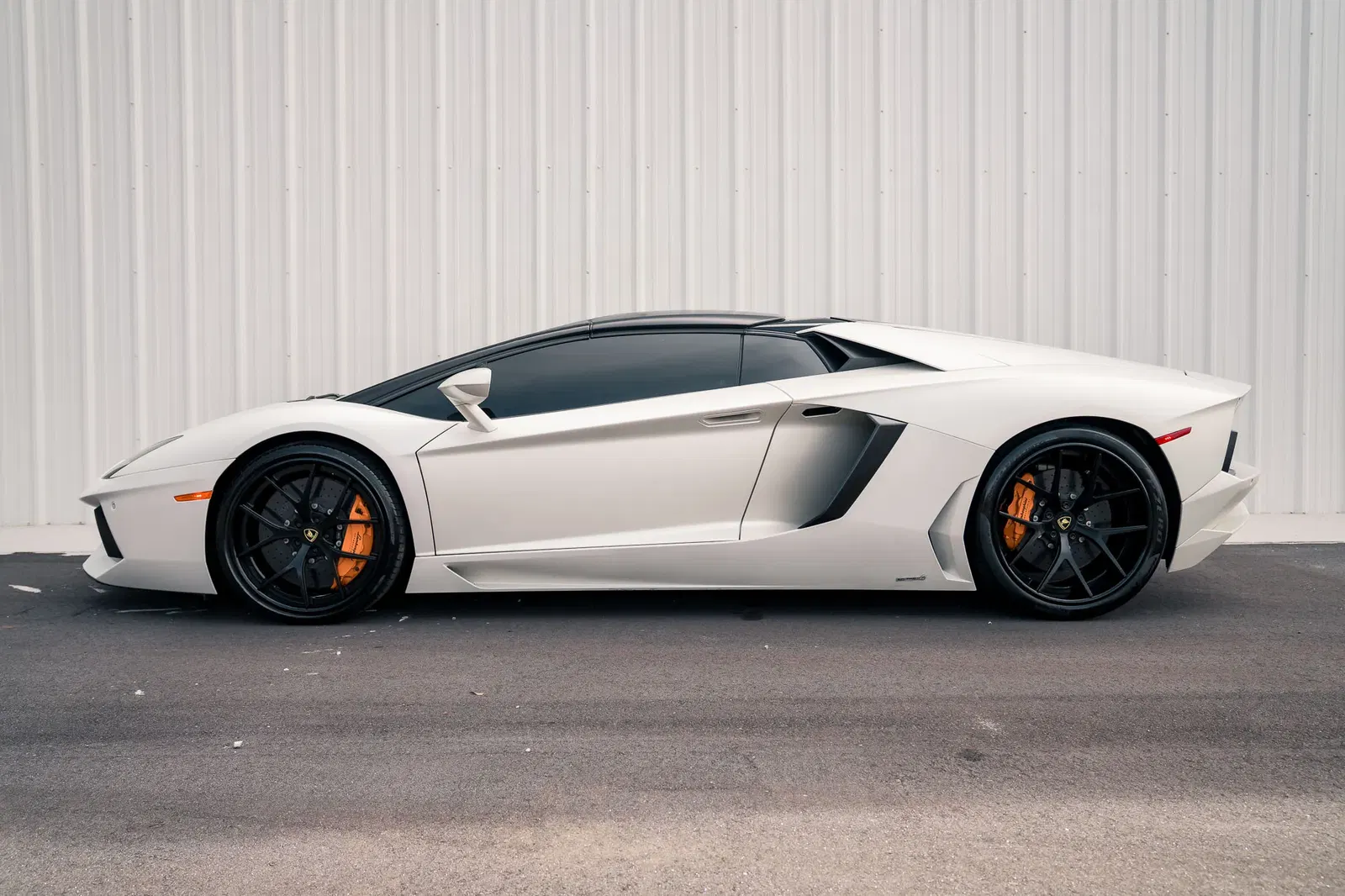 9k-Mile 2014 Lamborghini Aventador LP700-4 Roadster